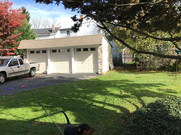 3 Car Garage is yours!
