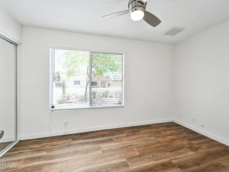 5833 W John Cabot Rd — Photo 26
