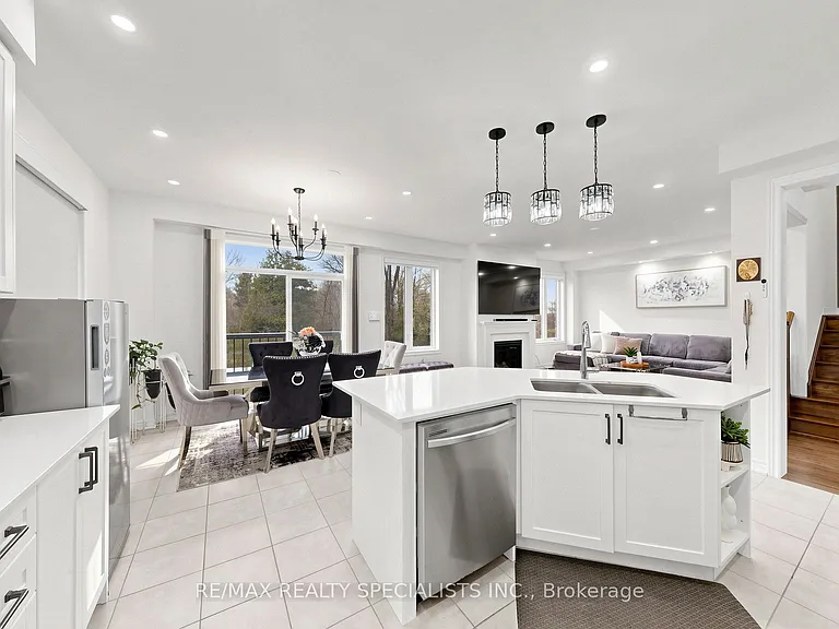 250 Chippewa Ave — Photo 17