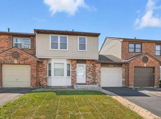 1352 Georgetown Dr, Carol Stream, IL 60188
