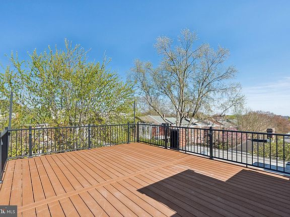 4th image of 4345 Manayunk Ave