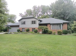 1425 E Saint Andrews Dr, Schererville, IN 46375