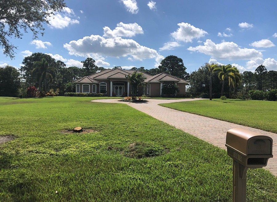 1st image of 10615 Pine Needle Dr