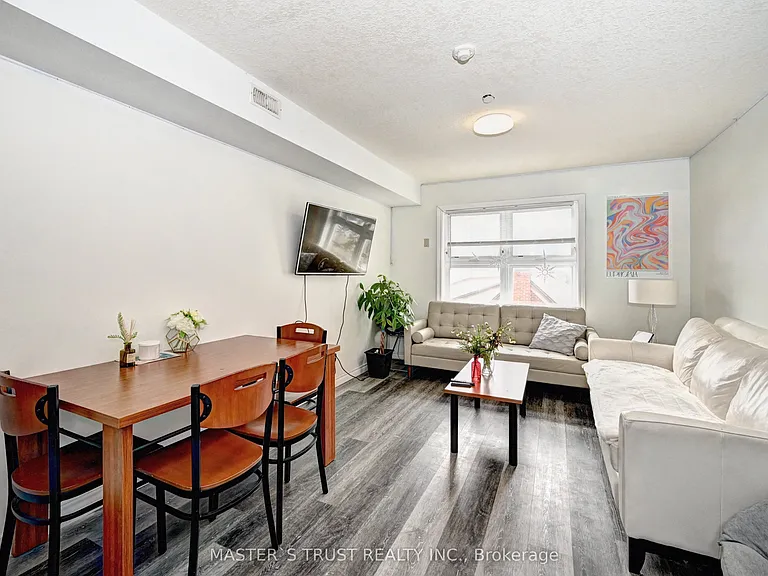 81 Columbia St W #12 — Photo 8