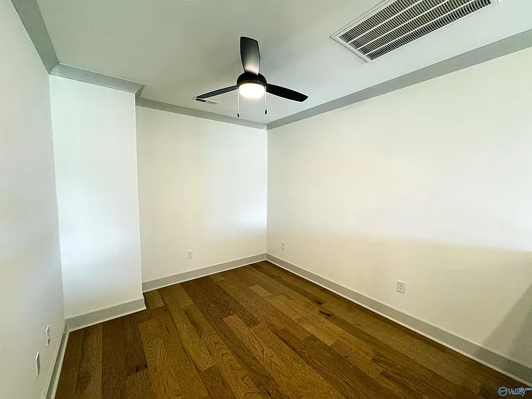 119 Bullpen Aly — Photo 28