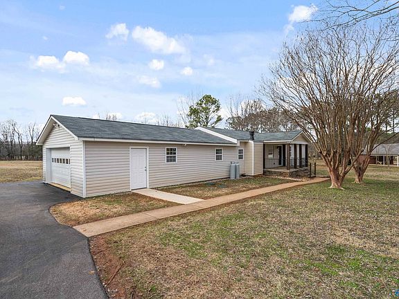4th image of 284 Simmons Cir