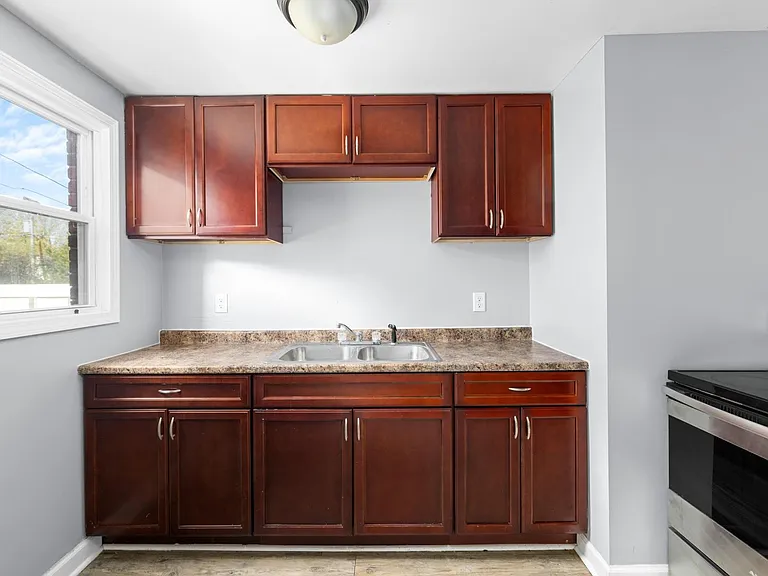Highland View Apartments — Photo 13