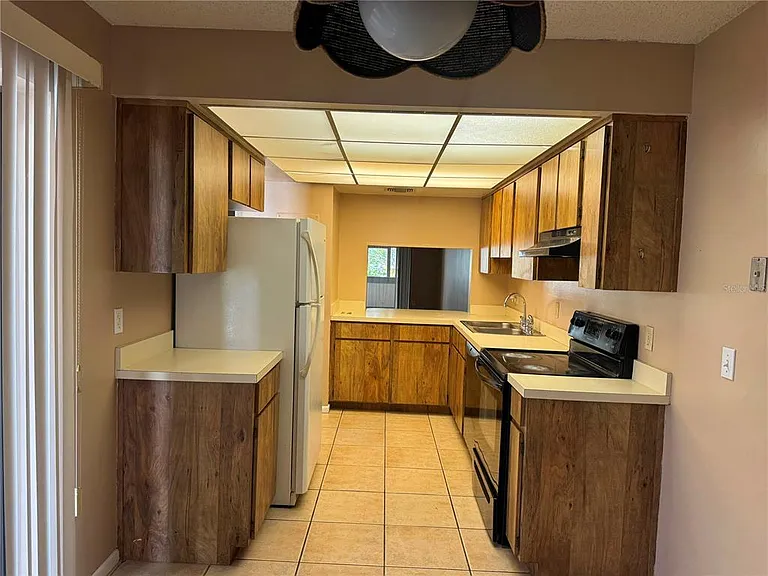 5359 Vineland Rd #2-E — Photo 8