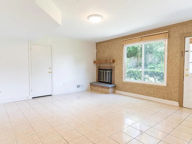E Parkhill Dr — Photo 26