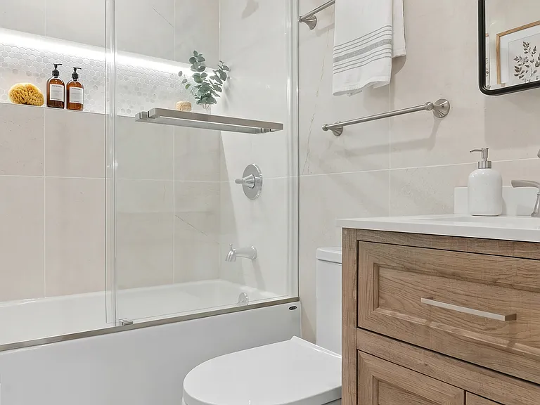 101 Smith St #4 — Photo 9