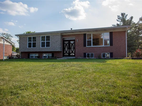 10282 Maebern Ter, Saint Louis, MO 63127