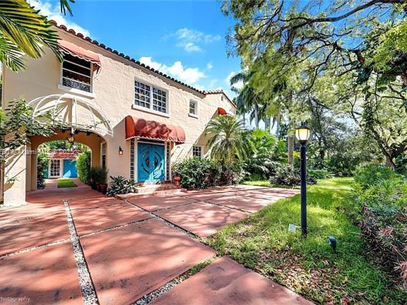 2nd image of 423 Alcazar Ave #0