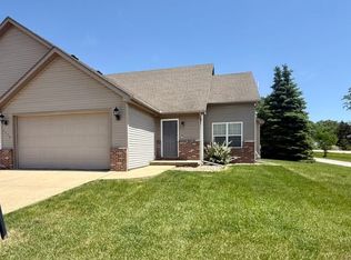 2236 W Geneva Rd, Peoria, IL 61615