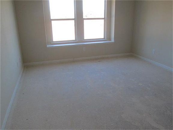 4th image of 2203 Shady Pine Dr