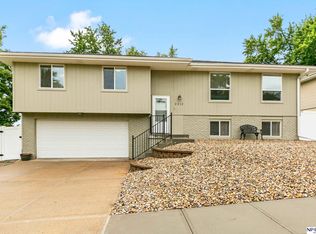 2212 N 125th Avenue Cir, Omaha, NE 68164