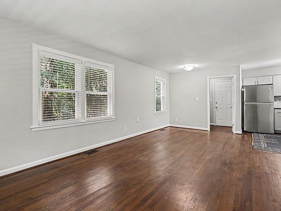 5th image of 416 Parnell Dr