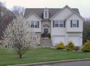 28 Bear Creek Dr, Mantua, NJ 08051