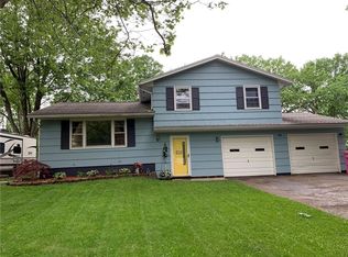 46 Country Gables Cir, Rochester, NY 14606