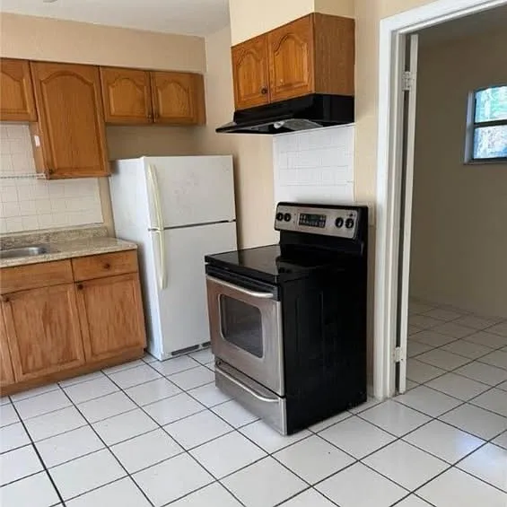 273 Hubbard Ave #208 — Photo 15