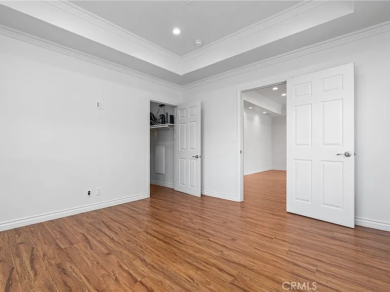 766 N Alexandria Ave — Photo 15