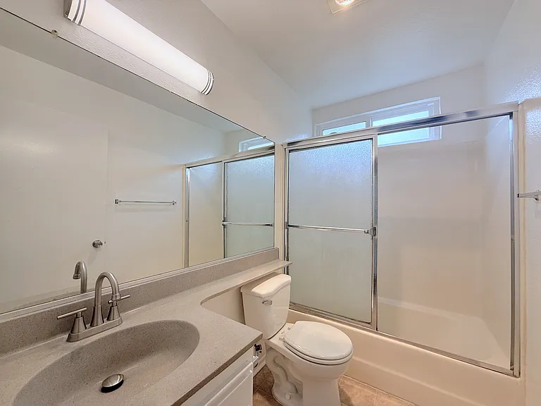 735 E Palmer Ave #202 — Photo 7