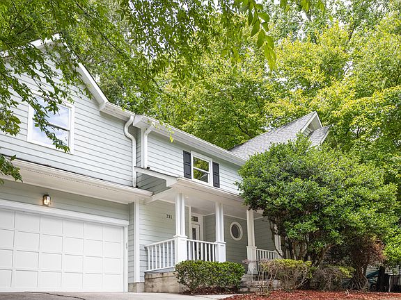 3rd image of 211 Oxford Hills Dr