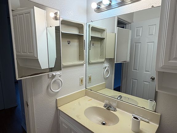 5th image of 7508 Arbor Dr