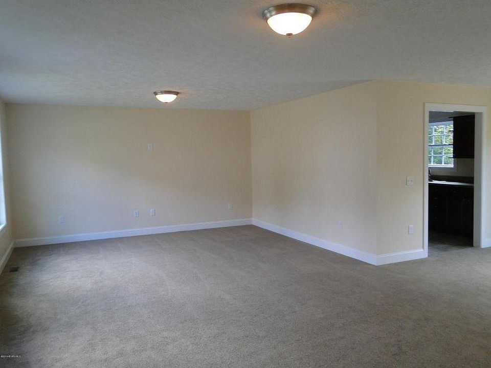 2nd image of 1450 Sherwood Dr