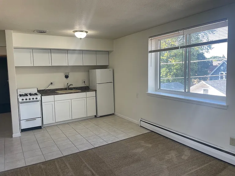 2619 N Oakland Ave — Photo 14