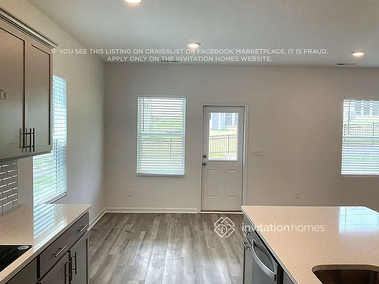 3816 Lantern Ln — Photo 7