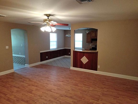 4th image of 318 E Saint Mary Dr