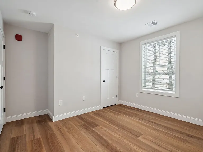 Bayberry Commons- 3 Bedroom 2.5 Bath Townhomes with 2 Car Garage — Photo 85