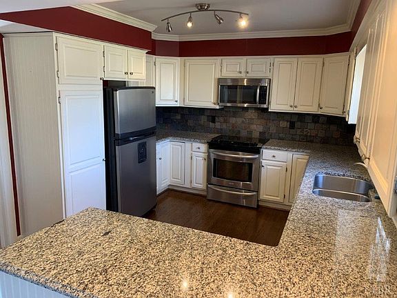 4th image of 3575 Gregory Ln