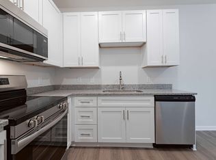 928 E Gilbreath St #300, Graham, NC 27253