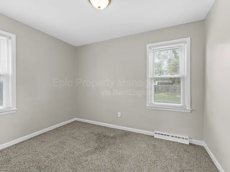 14489 Agnes St — Photo 10