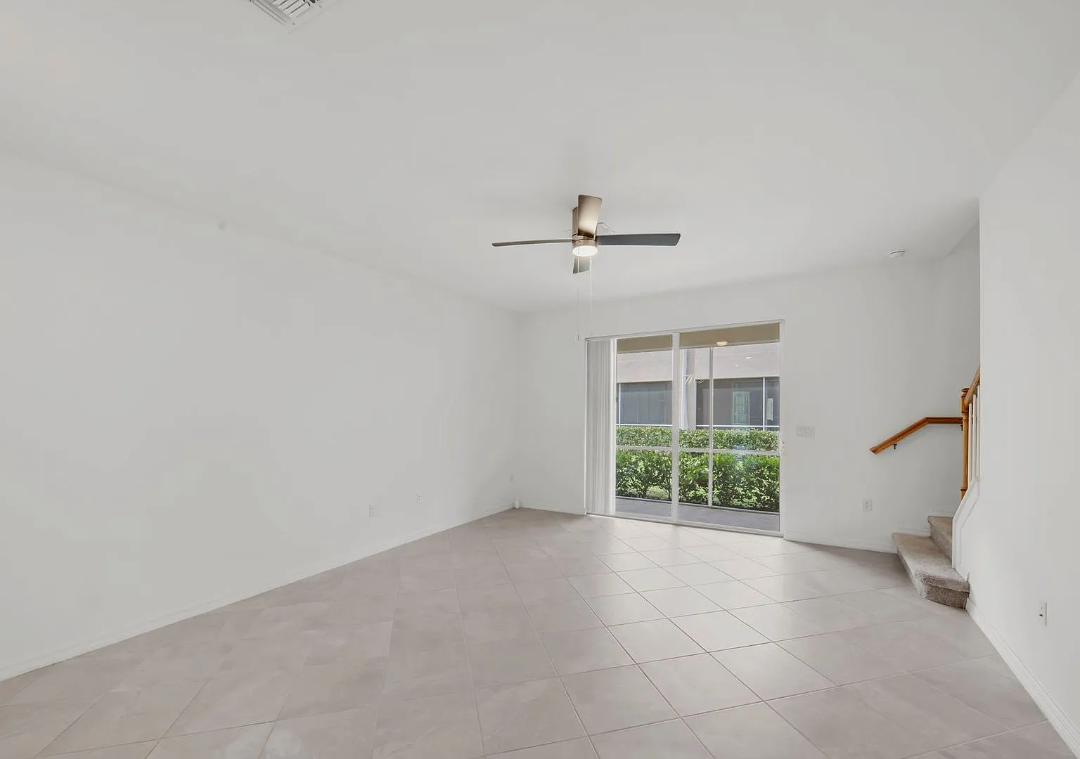 2827 Blossom Way- 3 Bedroom Townhouse In Orange Blossom — Photo 2