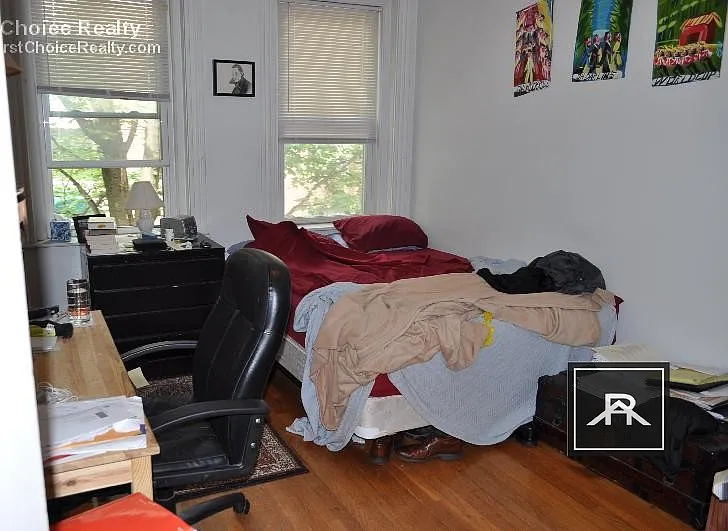 96 Strathmore Rd #4 — Photo 4