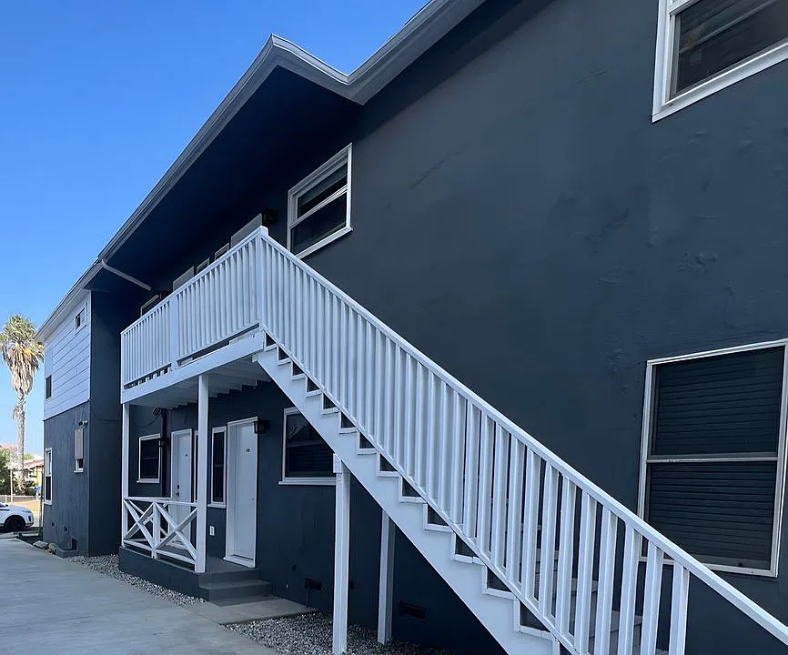 Building Photo 3