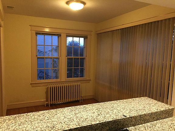 Sun room/dining room