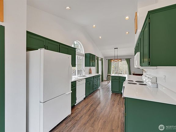 5th image of 12022 170th Street E