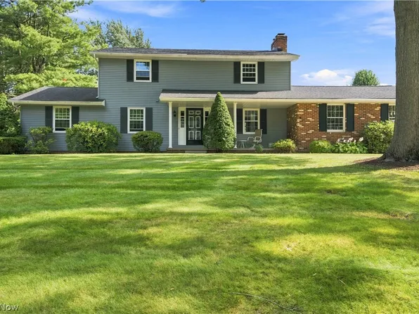 1364 Stonington Rd NW, North Canton, OH 44720