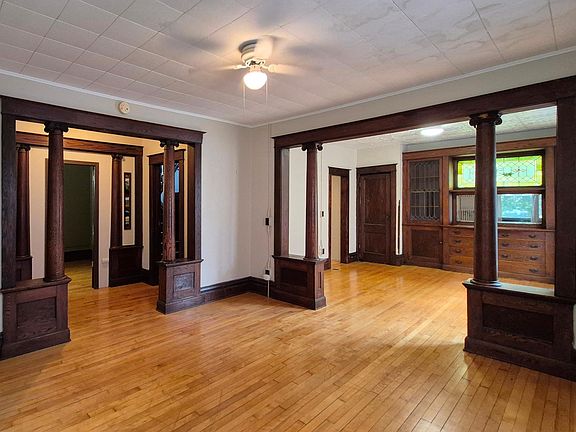 3rd image of 2317 Garfield Ave