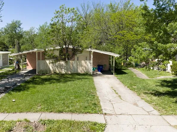 8436 Kessler St, Overland Park, KS 66212