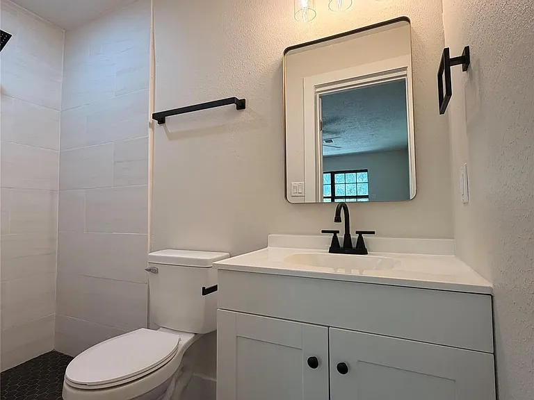 607 Pearl St — Photo 15