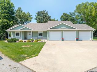206 Brickyard Ct, Sheffield, IA 50475