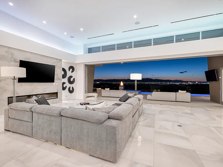 663 Palisade Rim Dr — Photo 3
