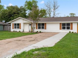 2911 Indiana Ave, Bryan, TX 77803
