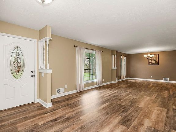 4th image of 319 SE Ridgeview Dr
