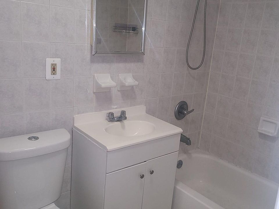 2nd image of 1664 Wallace Ave APT 1