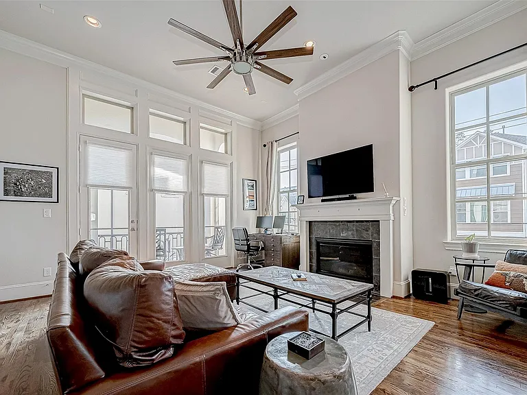 2524 Sherwin St — Photo 41
